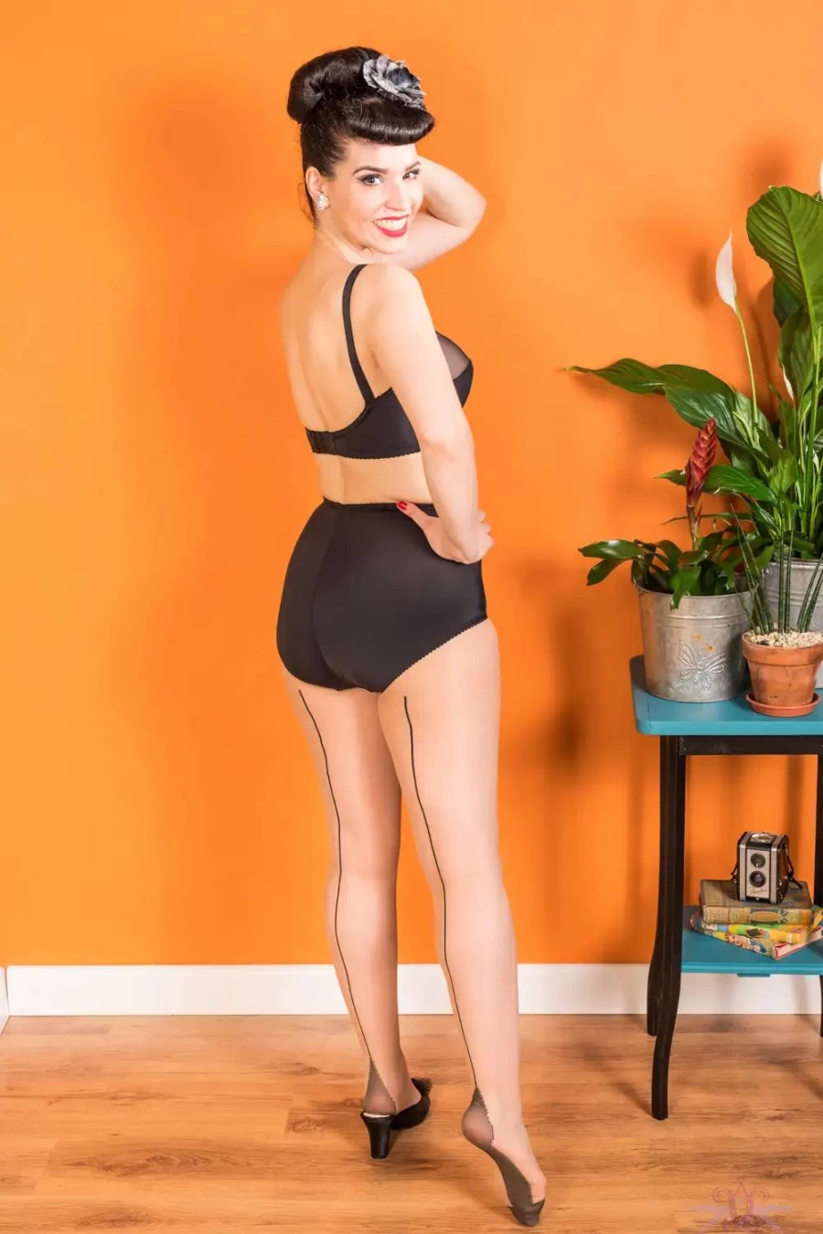 Sexproducts Champagne & Black Contrast Seamed Tights - Vintage Style Luxury Hosiery